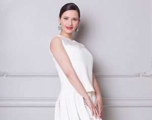 Ela Craciun - aniversare blog