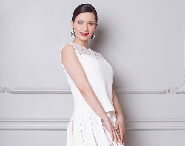 Ela Craciun - aniversare blog