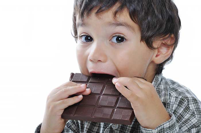 Ciocolata neagra reduce pofta de dulce