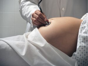 Naştere naturală sau naştere prin cezariană?