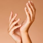 4 tratamente naturiste pentru unghii cu probleme
