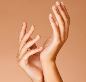 4 tratamente naturiste pentru unghii cu probleme