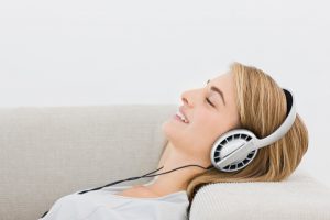 10 lucruri pe care le poţi face acasă pentru a te relaxa