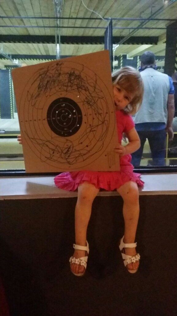 Am făcut-o și p-asta: am tras cu armaaa! 