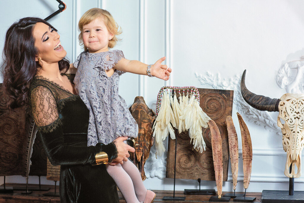 Care sunt greşelile pe care le face o mamă în relaţia cu copilul?