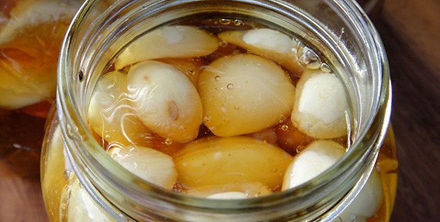 Tratament naturist pe baza de miere, usturoi, lamaie, ghimbir si otet