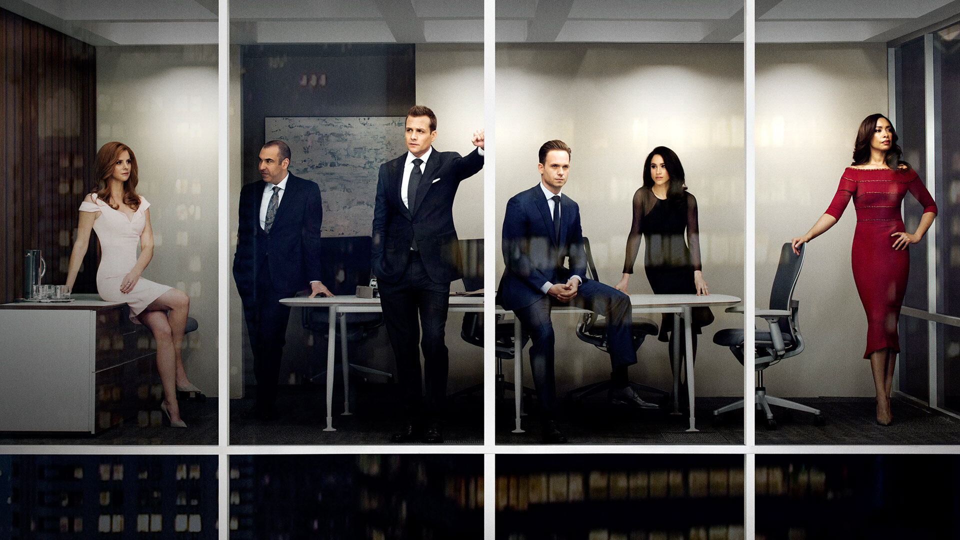 suits_16x9_featuredpromo_1920x1080-9121510