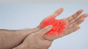 Ce înseamnă cu adevărat dacă te mănâncă palma stânngă