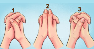 Modul în care îți treci degetele mari unul peste celălalt arată ce fel de persoană ești