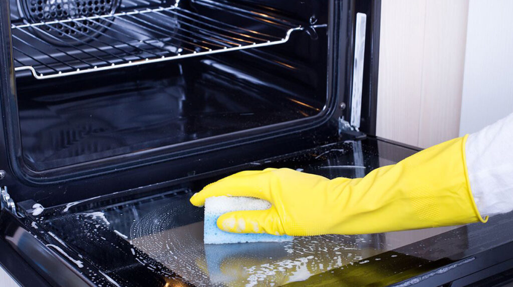 Soluția MINUNE pe care cu SIGURANȚĂ o ai și tu acasă. Îți face aragazul ca NOU!