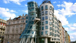 TOP 10 cele mai spectaculoase clădiri construite din sticlă