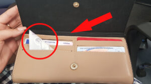 bancnotă în formă de triunghi