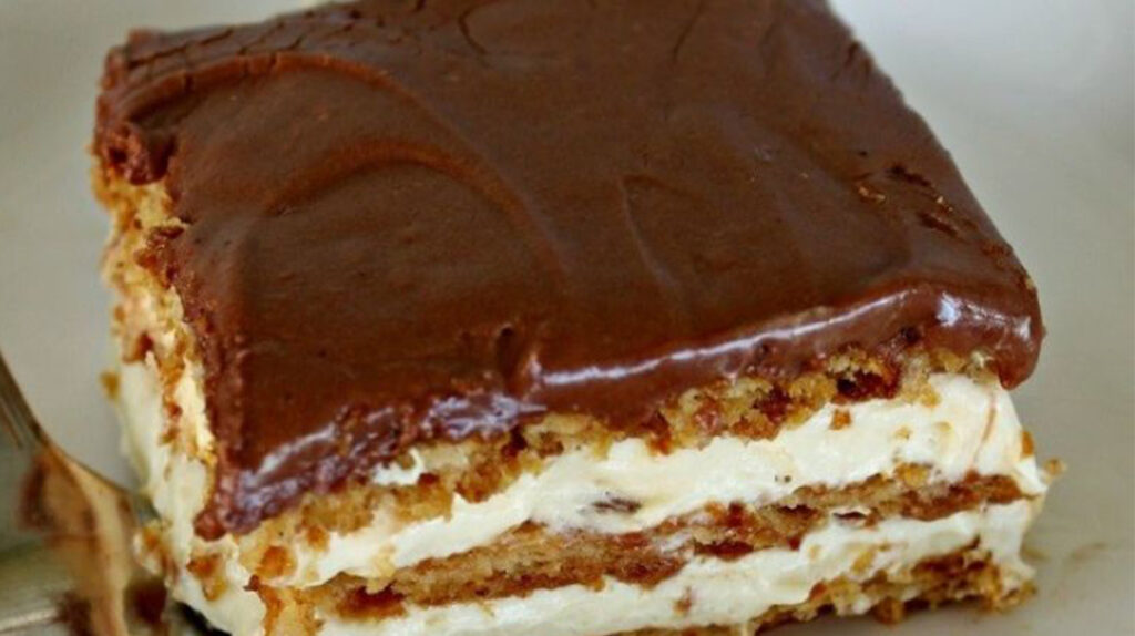 Prăjitura ”Vis”. Ți se topește în gură și se face rapid, fără coacere