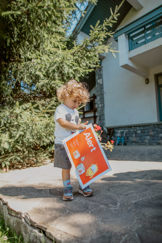 Cum ne protejăm copiii de capcanele online