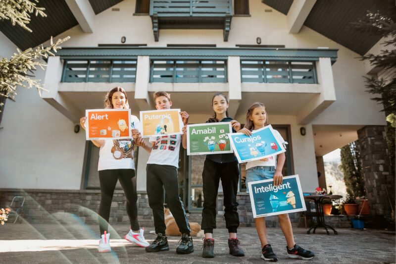 Cum ne protejăm copiii de capcanele online - ghid oferit de Google Romania