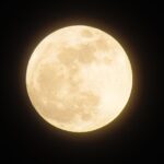 Lună plină în Balanță, din 28 martie. Care e mesajul pentru zodia ta