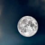 Lună Plină în Vărsător la noapte ce zodii sunt puternic afectate